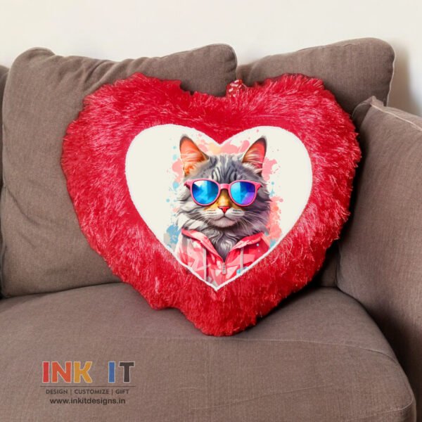 Heart Shape Fur Cushion : Modern Swag Cat : Meowww